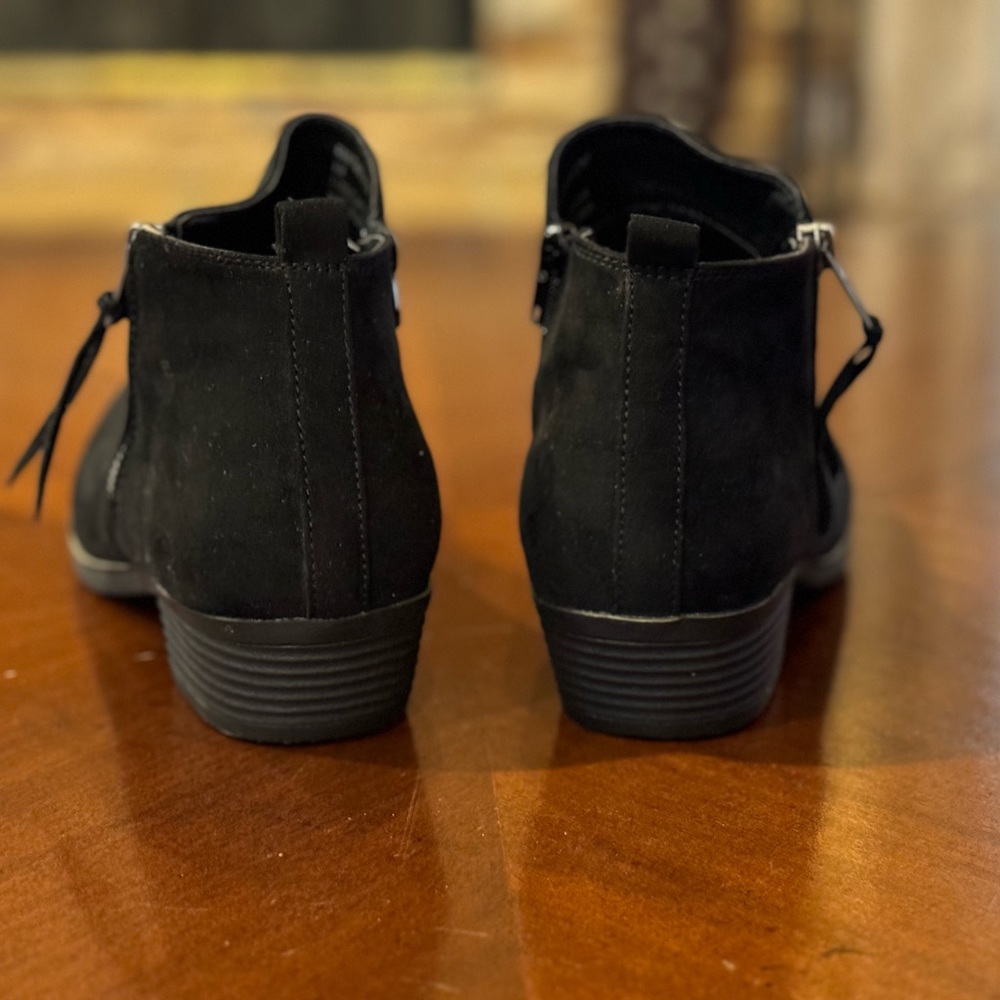 Booties - Picture 4 of 5